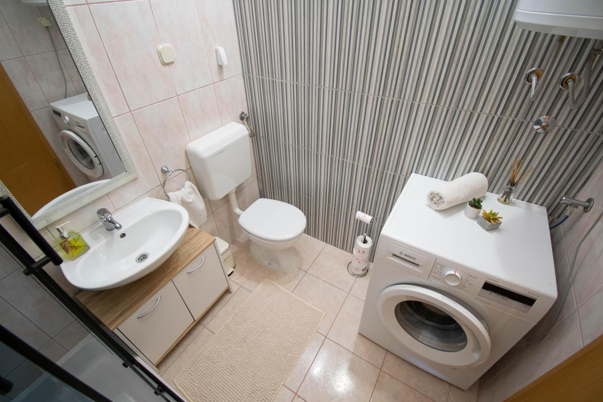 Apartment 30 M From Beach,Makarska,Marija Exterior foto