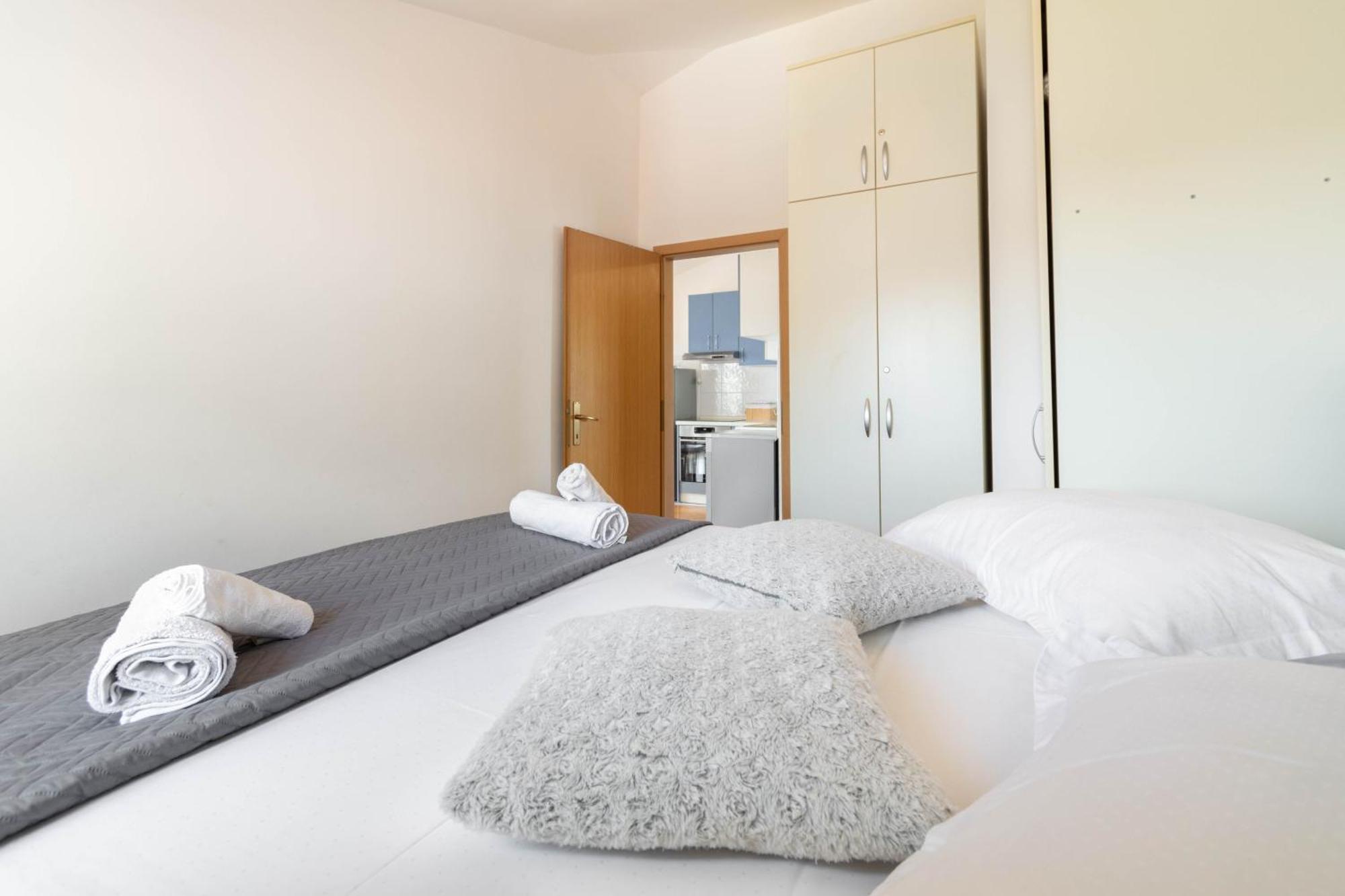 Apartment 30 M From Beach,Makarska,Marija Exterior foto